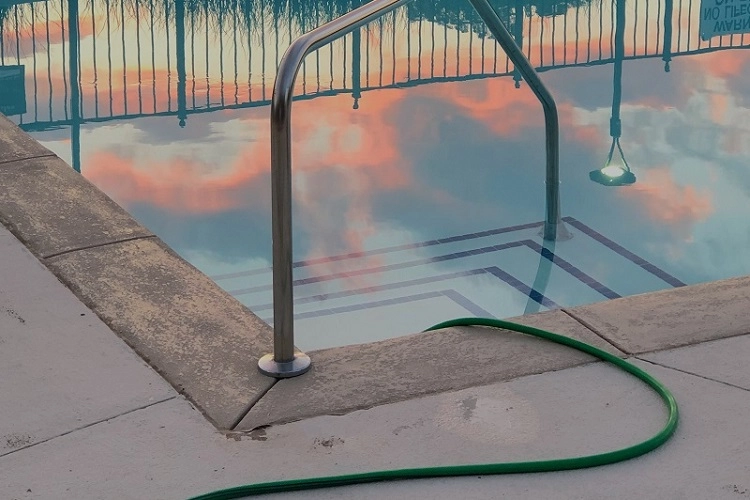 einfuellen_2 Befüllung von Pool