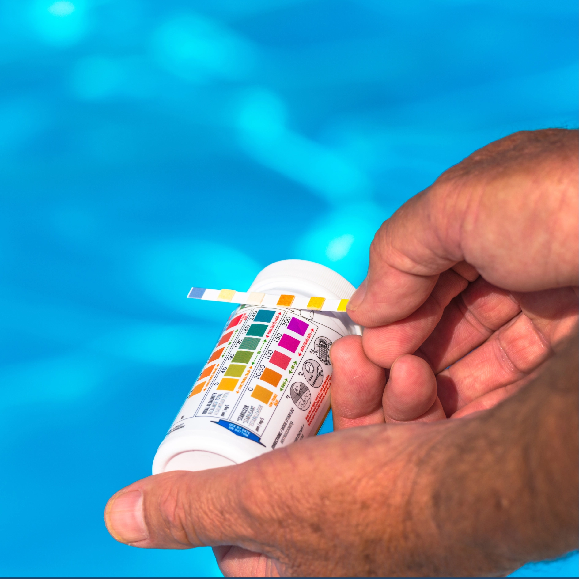 ➔ Wasserwerte im Pool manuell messen