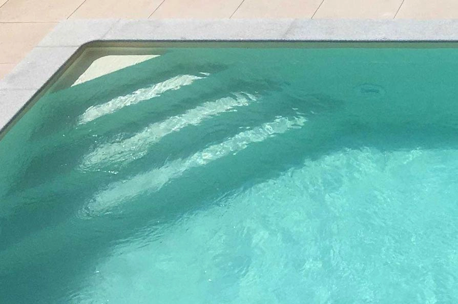 styropor_pool_ecktreppe-mit-styroporsteinen_3